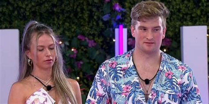 Love Island: What is Nas height? Its become a running joke in series 6! Wed 22 January 20